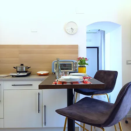 Casa Roca - Elegante E Ampio A Due Passi Dal Centro, Free Parking *