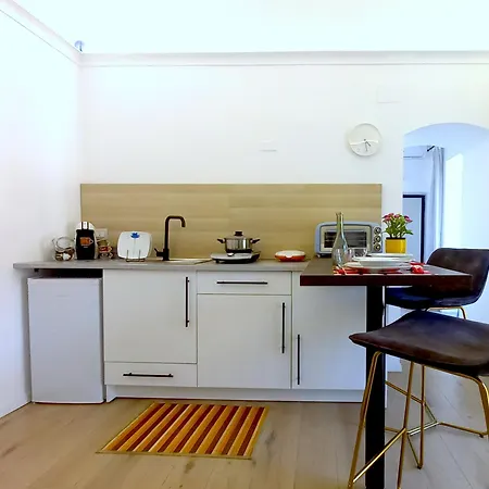 Casa Roca - Elegante A Due Passi Dal Centro, Free Parking 아파트